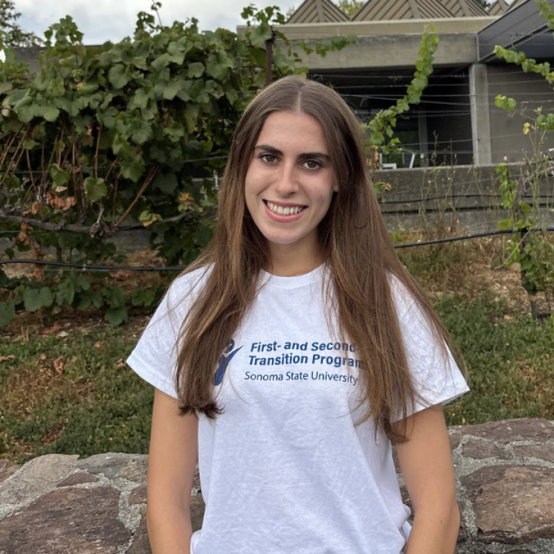 FAST Peer Mentor 2026-2027 Gianna Pahoundis